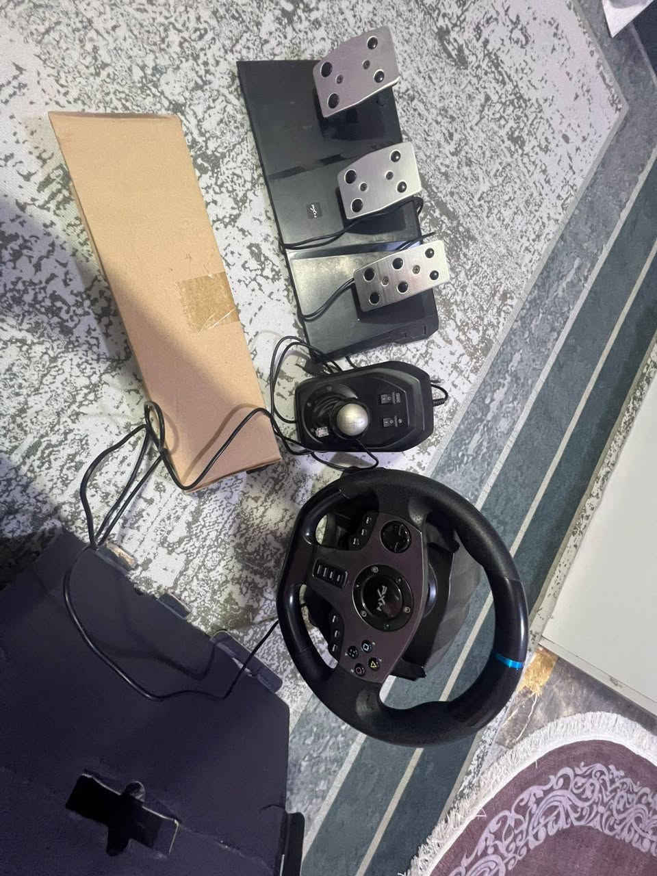 عجلة قيادة (ستيرن) نوع pxn v9 الجيل الاول يُربط على (بلي3 - بلي4 - اكس بوكس 1 - اكس بوكس سيريس x و s و الحاسبات بجميع انواعها و النينتندو ) اخ الجديد مستعمل شهر واحد السعر المطلوب 120 الف دينار و المفاصله مفتوحه
التواصل على الرقم : *********** 
او على الانستگرام اليوزر qt.qj الرجاء عدم المراسله او الاتصال عند عدم النية للشراء 
و شاكرين.
