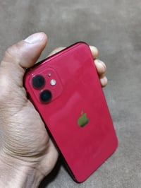 ايفون 11 وتر بروڤ مامفتوح الي يريده يراسلني واتساب 07867103276