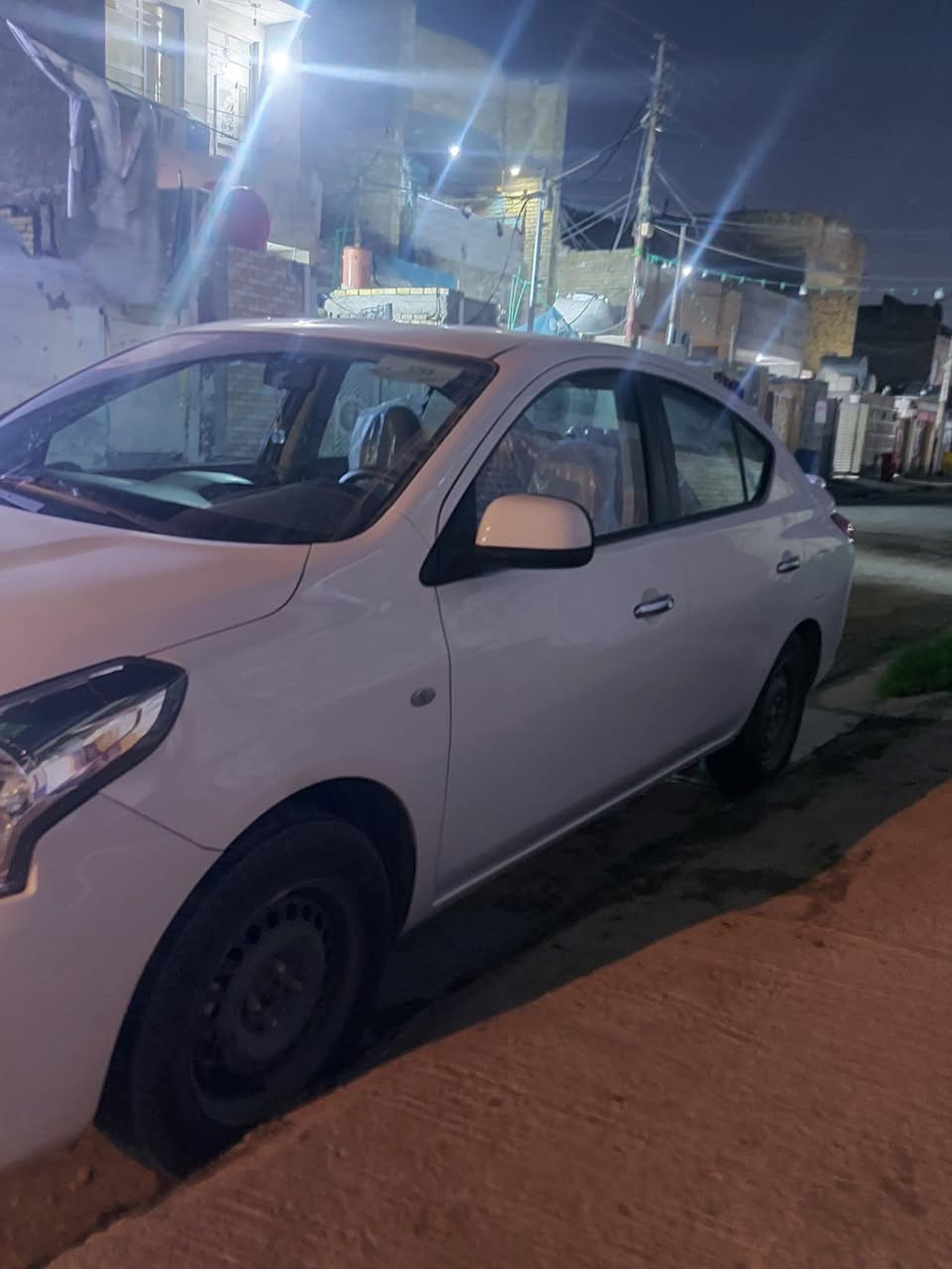 السلام عليكم صني هندي بليته زرگه أم الضمان ماشيه 19 الف رقم بغداد بأسمي بيها طخه بالچاملغ الخلفي ومعمر تعمير درجه اولى مكاني بغداد السعر 125 رقم الهاتف ***********
