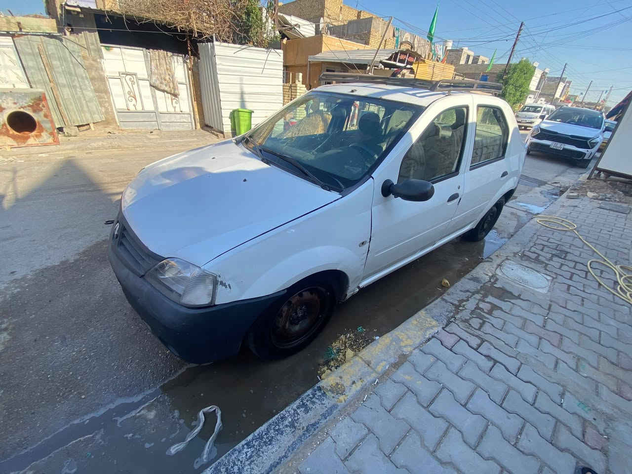 السلام عليكم سيارة رينو لوكان 2009 للبيع سيارة باسمنا كهربائيات كلها شغاله
ملاحظه : المحرك بي تبخير 
قطرة صبغ مابيها 
سعرها 33 وبيها مجال بسيط
المكان بغداد حسينيه الراشديه 
للتواصل :
***********
