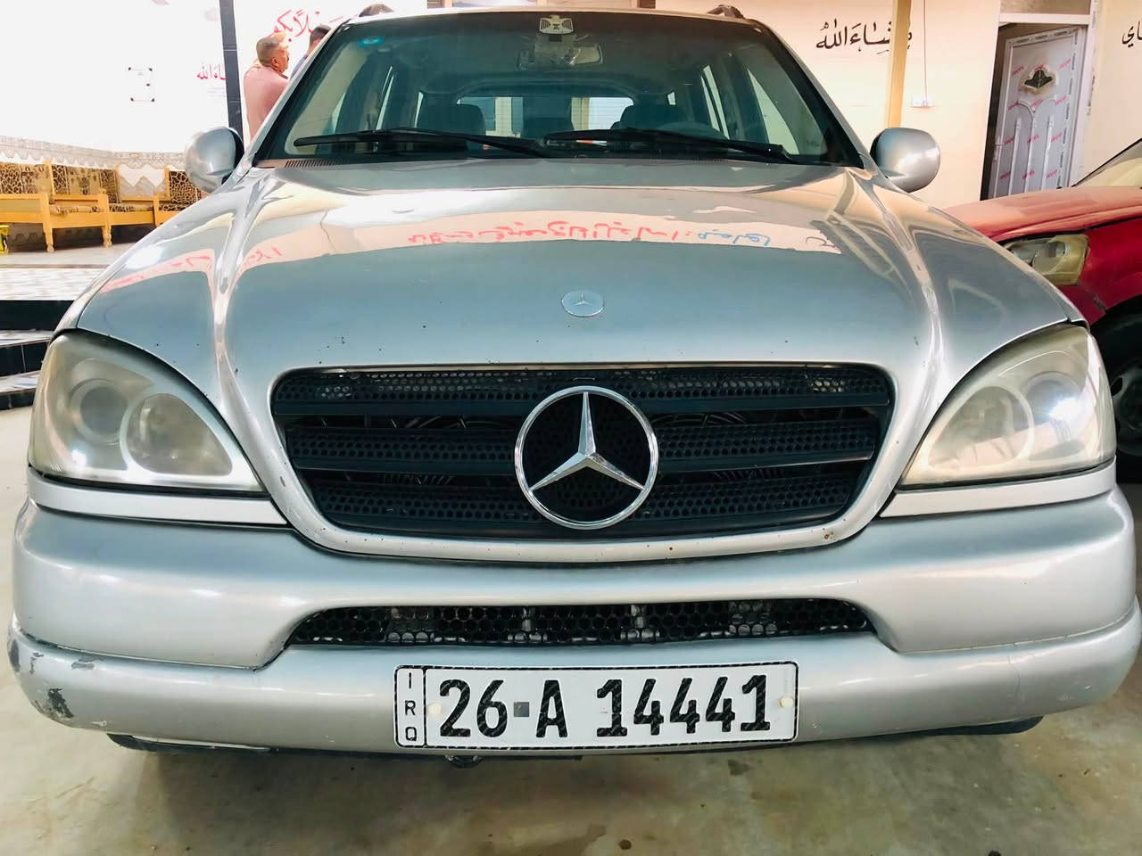 السلام عليكم للبيع مارسدس ML430غواص رقم صلاح الدين دولي فول مواصفات كشنات جلد وخزن ميموري وكهرباء سلايت وشاسه لمس كفاله عامه جديده كلش بيها فقط الباب الخلفي العكس السايق صبغ بدون حادث ولا معجون كير مكينه جدد صدر امامي خلفي جديد تخم تاير نضيف داخل جديد السياره مابيها نقص كلوب مكان السياره صلاح الدين بلد السعر 68وبيها مجال قليل ***********
