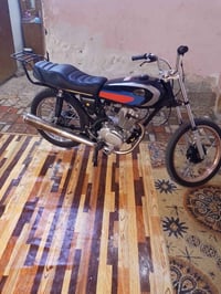 دراجه للبيع مفتوحه بس ولفات و صابغ الماكينه رقم راعيه 07859119350وتساب