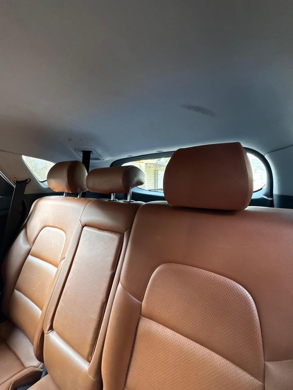 🚗 للبيع — توسان 2019 وارد أمريكي
حادثه جداً بسيط بالدعامية،  
الإيربكات والشاصي كلها سليمة ✔️  
السيارة نظيفة جداً وما تحتاج أي شي ✨  

المواصفات:  
• شاشة  
• تحكم ستيرن جهتين  
• كاميرا دوارة 📷  
• هاند بريك بصمة    
• كشنات جلد  
• شغل مرتب  

رقم سليمانية باسمي، تحويل مباشر  
السيارة نظيفة جداً وجاهزة للاستخدام 👌  

💰 السعر المطلوب: 15,800$  
📍 مكان السيارة: حي الخضراء  

للاستفسار مراسلة خاص أو اتصال *********** - ***********
