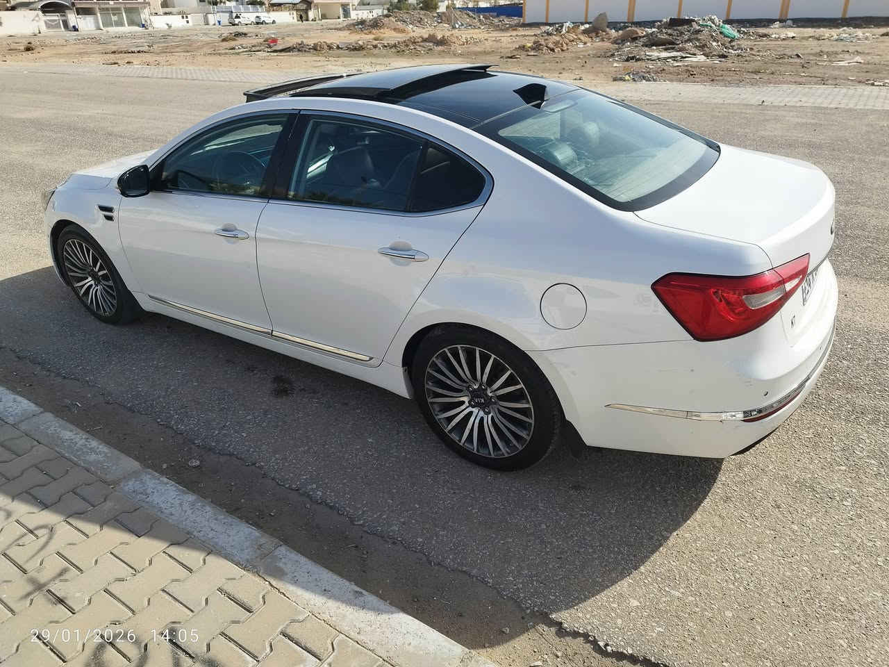 السلام عليكم
للبيع..
 
 كيا كادينزا  فول مواصفات كوري

الموديل:2014 بأسمي  محرك وكير ع وضع الشركه بدون تنقيص ولا صوت رواجز 

السيارة فول ١/١ 

المواصفات✅

✅ تشغيل بصمة مع بصمة الابواب الامامية

✅ نظام ترحيب

✅ انارة بالمرايات والابواب الامامية

✅ كاميرا وحساسات خلفية

✅ حساس ماسحات

✅ بردة خلفية متحركة

✅ كشنات كهربائية جلد تدفئة وتبريد 

✅ لوحة تحكم بالكشن الخلفي + تدفئة كشنات

✅ تغليف ارضيه جلد

✅ تحكم كامل بالستيرن

✅ نظام ترحيب   

✅ شاشة كبيرة تدعم صوت الانفنتي ١٢سماعه

✅ نظام صوتي infinty

✅ مري شفط مع الاشاير

✅ ويل حجم ١٩.

✅ سايد بريك بصمه

✅ مرايات قلاب ويه R 

وباقي مواصفات الكادينزا معروفه
هزه جديده رقم نكليزي 

***********
