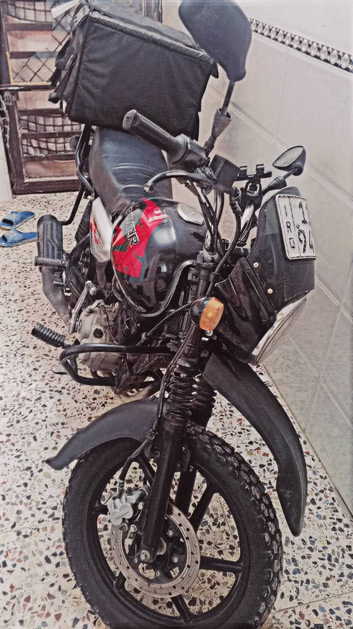 سلام عليكم بوكسر مديل ٢٠٢٣ رقم وسنويه دراجه نضيفه مابيها نقص مكاني بلديات استفسار  فقط ***********
