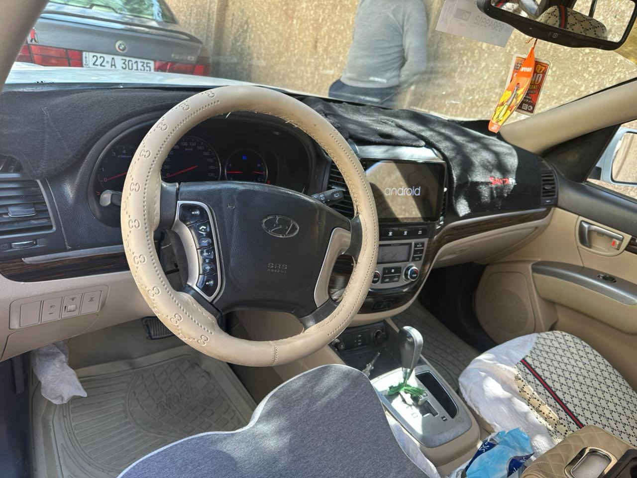 سنتافي ٢٠١١
بصمه 
٦سلندر
٧راكب 
٣ قطع تبريد 
فتحة سقف 
وباقي المواصفات مبينه بالصور والسونار موجود 
ب١٥٥
للستفسار    ***********
رقم واصط الجديد
