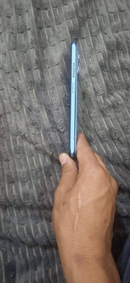 سلام عليكم POCO X4 GT بلادي فقط الكلاس مفطر ذاكره 256 عشواعيه 8 دبل سيمكارت ببجي90فريم لبيع او مراوس بس بايفون فقط مكاني فلوجه شهداء لتواصل ***********
