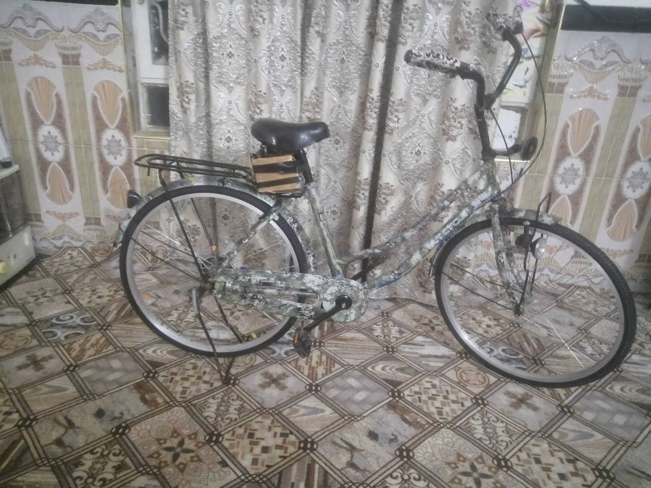 اسلام عليكم باسكل للبيع والباسكل نضيف كلش المكان الديوانيه حي العسكري السعر ٧٥ وبيه مجال *********** ولتساب
