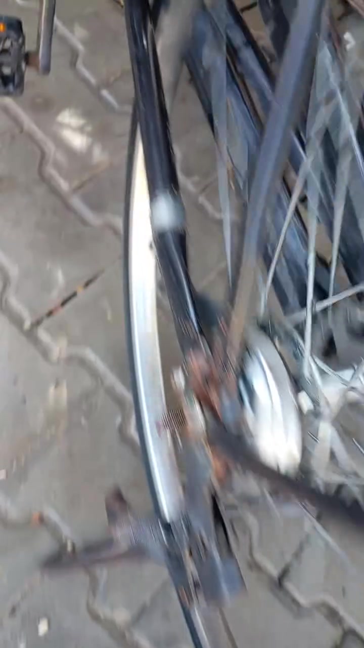 ياالله سلام عليكم باسكل للبيع حجم 26 نضاف فول غراضه كامله جاملغات  بريك الكدام لايت كله كامل سعره 90 وبي مجال مكاني سَماوه حي ناضم *********** خاص مفتوح
