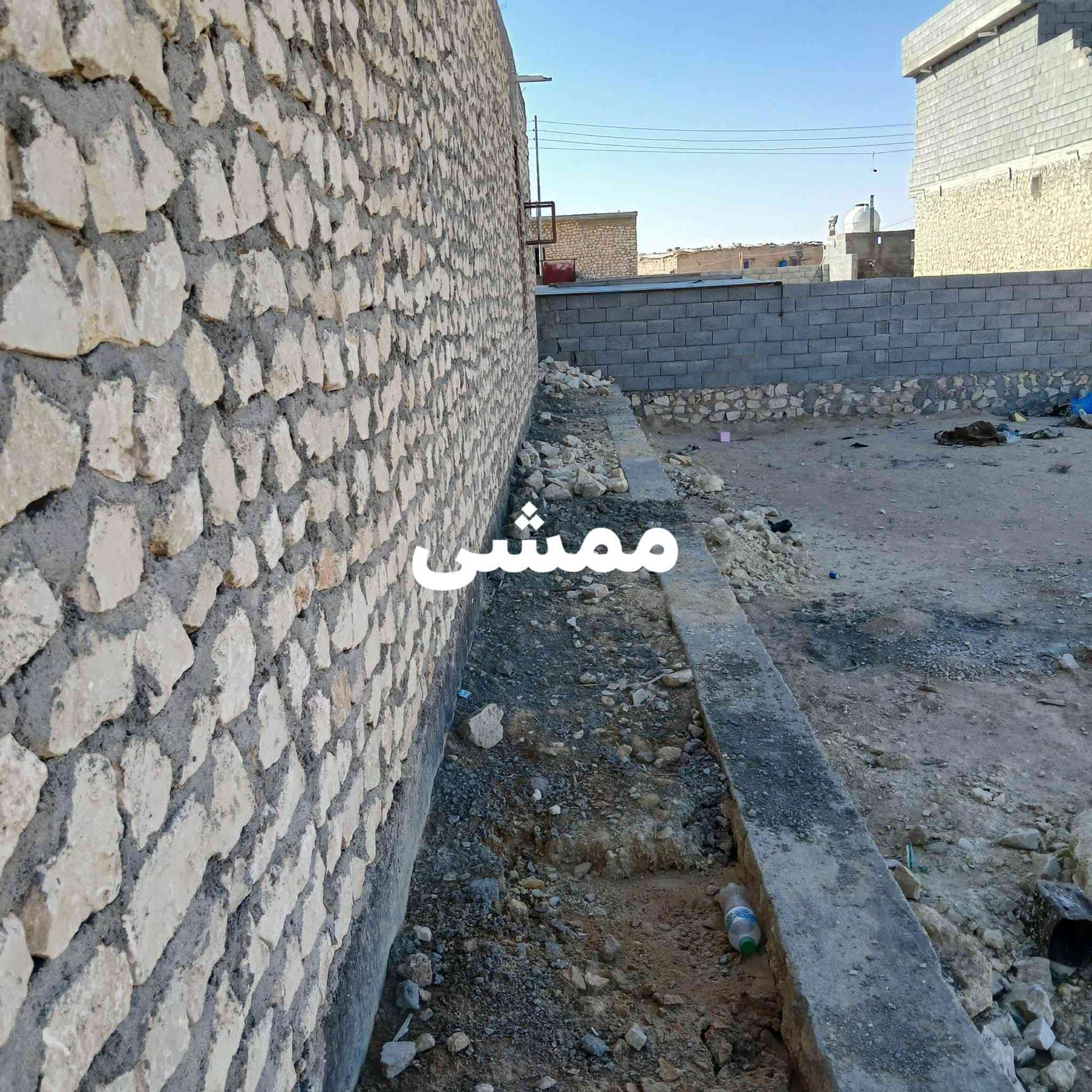 السلام عليكم بيت للبيع 

مع سوبر ماركت مساحه الماركت 56 متر مربع

غرفه خارجيه بضهر المحلات الكبار 5 في 6 فكرتها محل نسائي
محل النسائيه مساحه 30 متر مربع

ترك تقريبا 150 متر

 البيت 
ديوان  9.5 في 4.5

هول 6 في 4

مطبخ داخلي 4 في 5

مطبخ خارجي 4 في 4

صاله 10 في 4

صحيات داخليه

صحيات خارجيه

غرفه نوم 6 في 4.5

غرفه نوم 5 في 4.5 مع سويت

مساحه البيت الكليه 750 متر مربع

البيت داخل مرتسم

 البيت مباشر شارع 40

على يسارك يصير الحولي 

ملاحظه البيت كهربائيات كامل دفن حتى منظومه كاميرات دفن واناره دفن خارجيه

للاستفسار

***********  رقم الحجي بي واتساب

*********** اتصال

*********** اتصال
