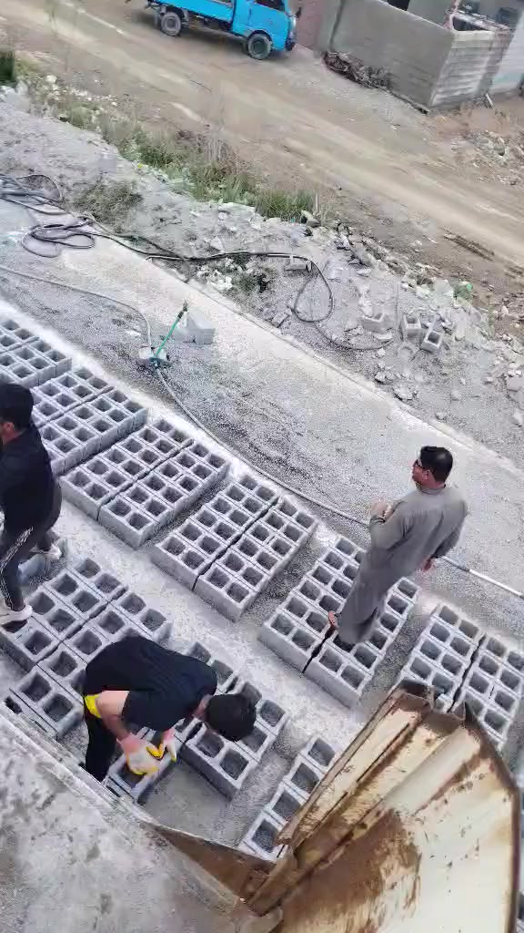 معمل شيخ سعد للبلوك الكهربائي 

السلام عليكم ورحمة الله وبركاته
كما عودناكم على انتاجنا المتطور من اجود انواع البلوك الشمال الكهربائي

وباسعار مناسبه ومنافسه الف مطروح بل معمل ٤٠٠
علما يوجد توصيل لجميع اقضية ونواحي 
لتواصل اتصل ***********/ ***********
