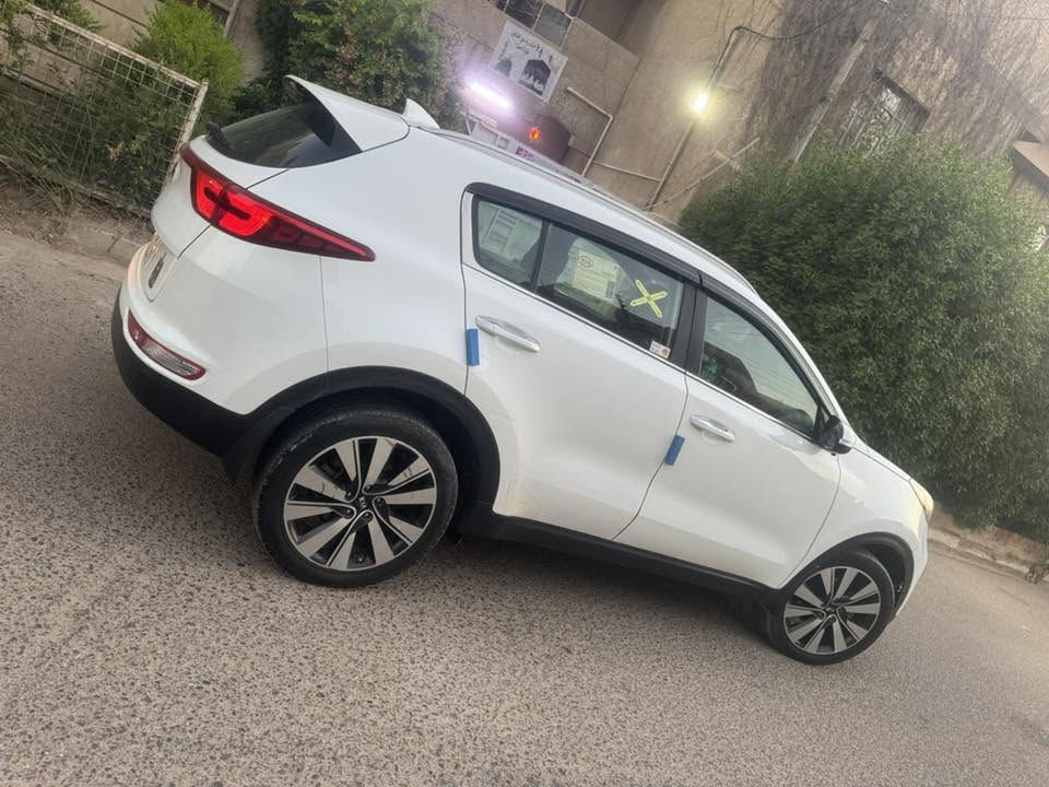 خليجي 
سيارة حلوة وجاهزة من كولشي بدون اي نقص 
مواصفات 
مري شفط وترحيب 
محرك 2000. دوش 
حساسات امامي وجانبي 
عداد 100 كم 
بدون اي نقص 
سعر. 16300$
رقم بغداد لدولي بأسمي 
سنوية مجددة 
مكاني البياع 
لاستفسار 
***********

