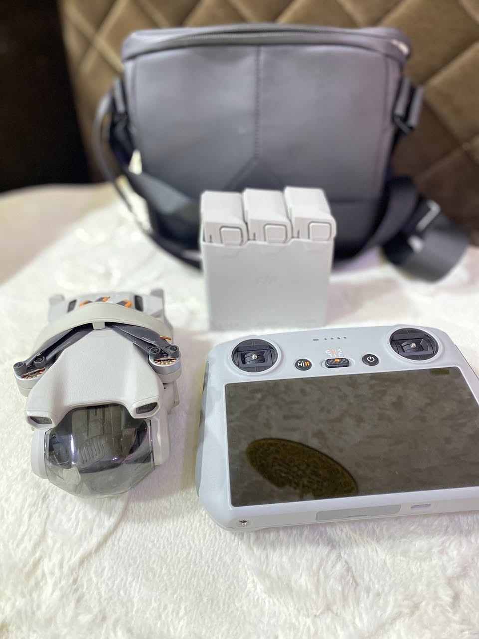 يالله السلام عليكم
ميني 4 كومبو بلاص السعر مليون و400
ميني 3 كومبو بلاص السعر مليون و100
افاتا درون فقط وبطاريه وحده وريش وجنطه جديده كبس شرركه  فقط السعر مليون 
توصيل بغداد فقط للتواصل ***********
