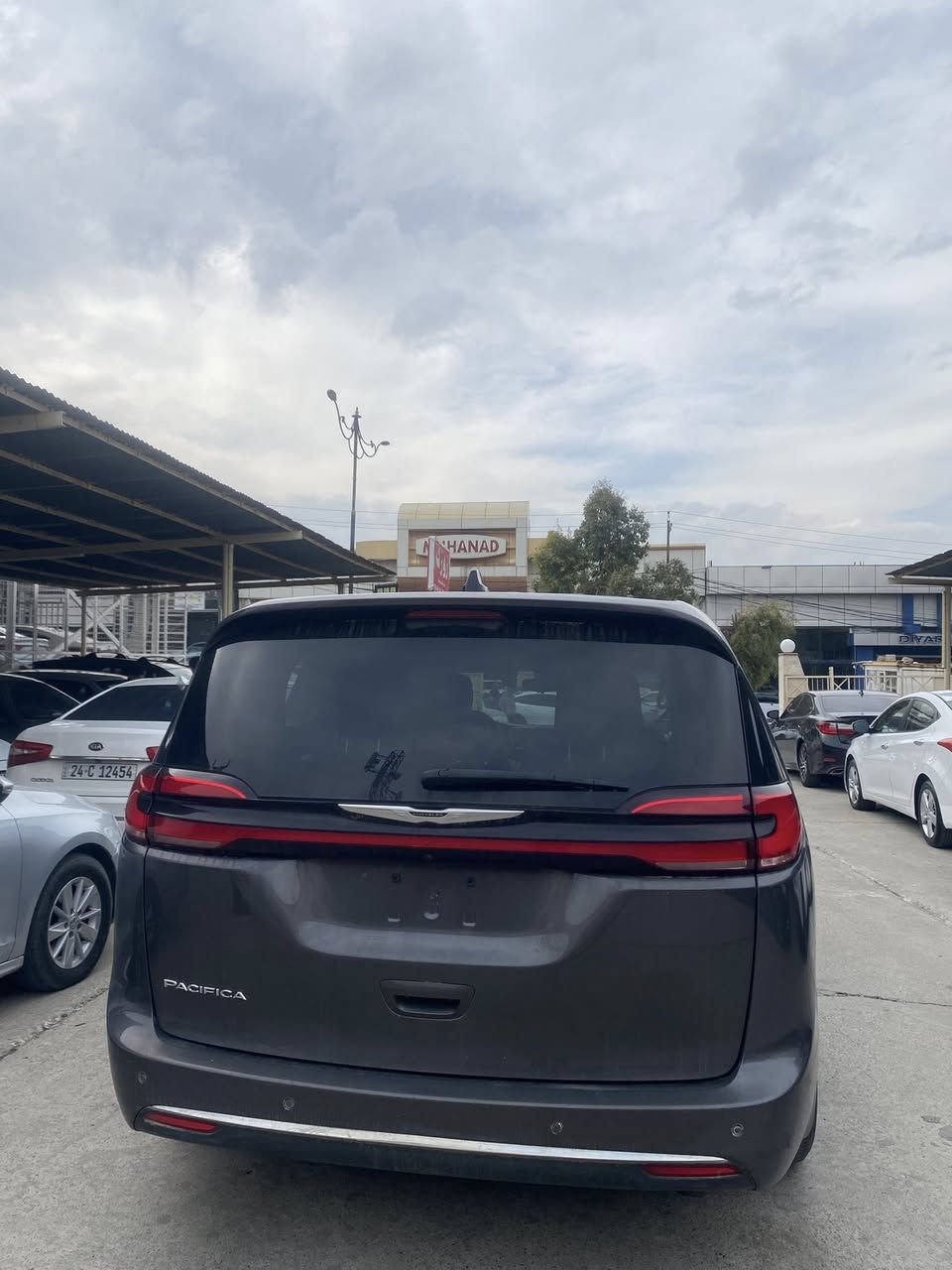 السلام عليكم
كرايسلر باسفيكا 2023

‏V6;; 3.6L

ماشيه 39000الف

 المواصفات

ابواب كهربائية (شفط)

صندوق كهربائية 

هند بريك بصمه

كشنات جلد

تبريد ثلاث قطع 

حساسات.

نقطة عمياء

تحديد مسار

رادار جانبي

كشنات سياحي

مانع انزلاق

كير ماوس 9نمر

باقي المواصفات معروفه

 

السيارة بدون رقم تترقم شمالي فقط 

سياره صبغ حزام ابيع صبغ عام 

السعر 153 قابل للتفاوض

مكان السياره محافظه دهوك 

 للتواصل  

***********
