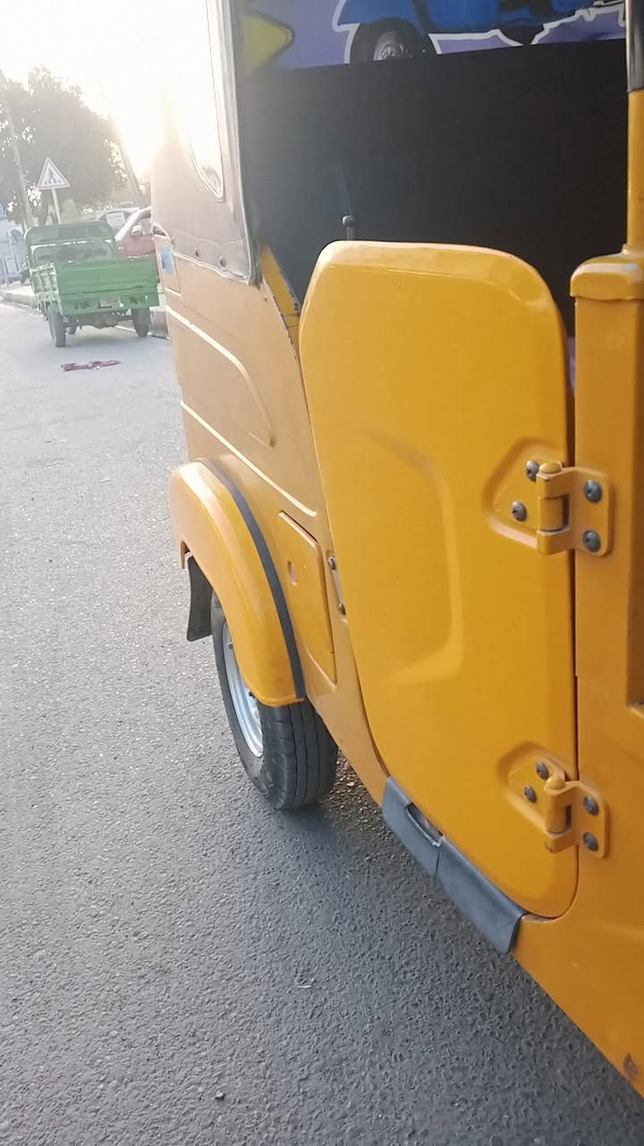 ,سلام وعليكم تكتك لبيع مديل 21 رقم وسنويه تخم تاير جديد كهربايات شغاله ضفيره جديدة تكتك فقط لغد بي صبغ ومعجون لباقي مكفول سعر 7250 وبيه مجال ***********
