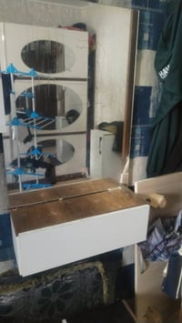 غرفة نوم تركيه ٢٠٠الف اوالطباخ مع ميز جرارات ٣السعر٧٥الف  بسمايه