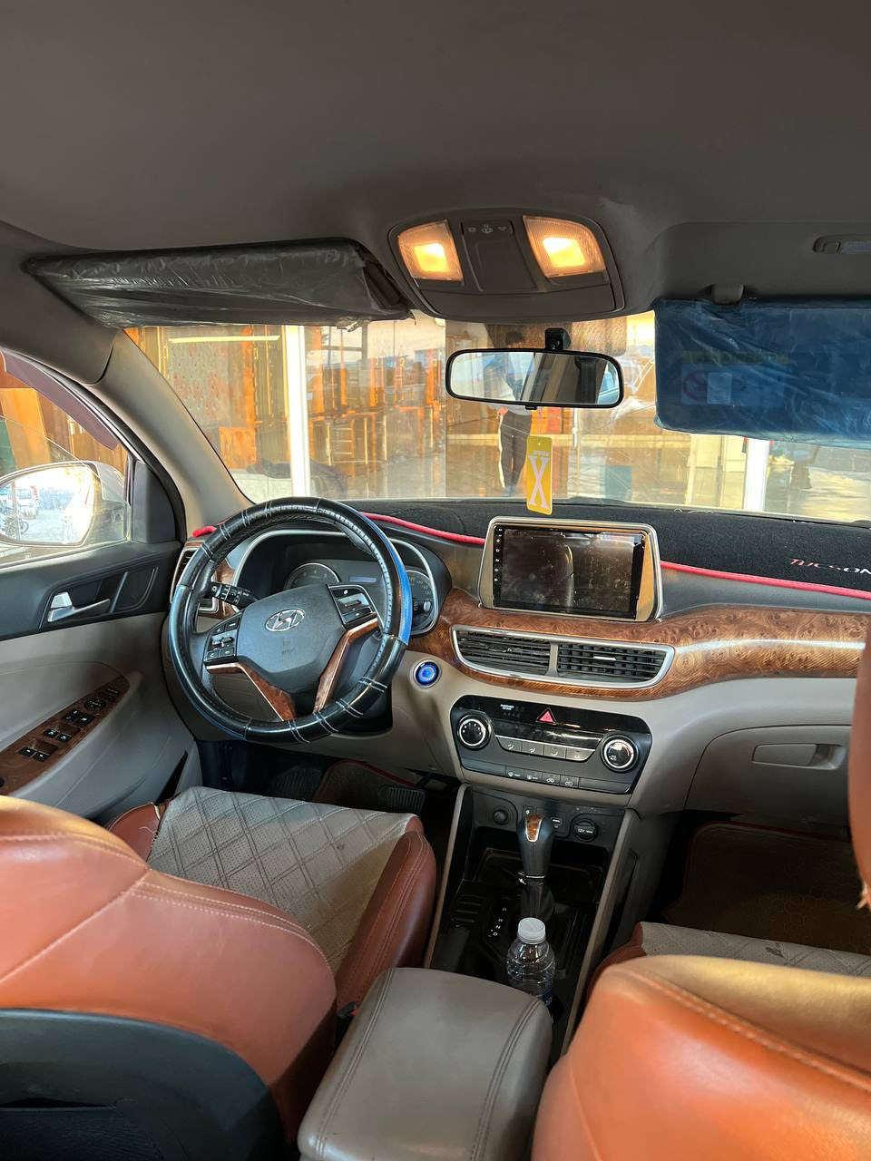 السلام عليكم 
توكسان 2020 خليجي
الضرر موضح بتقرير السونار 
باقي 5 اشهر تصير حره 
السعر 155
مكان السياره واسط / العزيزيه

***********
