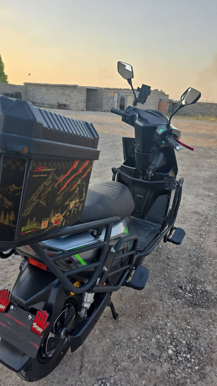 ماطور سكنس للبيع بطاريات 11ونص فولط شرط 
وفول مواصفات تاخذو شرط الفحص 
سعر 850وبي مجال رقم الهاتف  ***********
