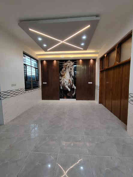 🔥 فرصة ذهبية لامتلاك دار جاهز للسكن في أفضل مناطق الحلة! 🔥

🏡 دار للبيع – طابو زراعي (سند 25) – تحويل مباشر بدون أي تعقيد

📍 المكان: الحلة / مفرك العلوية الشريفة عليها السلام / مجمع الأمير السكني

📏 المساحة: 200 متر – واجهة 10م × نزال 20م

---

✨ مواصفات البناء:

بناء درجة أولى VlP

مرمر داخل وخارج

تصميم حديث ومساحات مدروسة

---

🏡 مكونات الدار:

استقبال راقي

هول واسع

مطبخ رئيسي + مطبخ حار

غرفتين نوم

منور

مجمع صحيات

كراج سيارة

---

🔧 الخدمات ومحيط المنطقة:

تبليط كامل

ماء وكهرباء ومولد

شارع نظامي

مدرسة أهلية مختلطة

روضة أهلية

ملعب خماسي

مستوصف

✔️ خدمات مكتملة – منطقة عائلية راقية وهادئة

---

💥 دار جاهز للسكن فوراً – فرصة مناسبة للسكن والاستثمار

📞 للاستفسار والتفاصيل يرجى الاتصال…***********

***********
