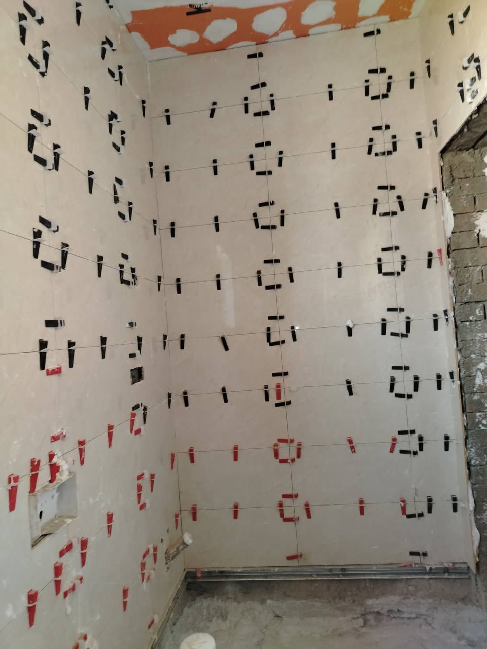 تطبيق وتركيب السيراميك الجداري والأرضيات بدقة واحترافية عالية.
مهارة ممتازة في تغليف الدرج بالسيراميك أو البورسلين.
​تحضير الأسطح وقياس وتحديد الزوايا لضمان استواء العمل (الميزان والوزنية).
​القدرة على العمل وفقاً للمواصفات وأصول الصنعة.
​📍 موقع العمل:
​البياع - شارع 20، بغداد.
​📞 طريقة التقديم:
​للجادين وأصحاب الخبرة، يرجى التواصل مباشرة (اتصال/واتساب) لتحديد موعد للمعاينة والاتفاق على الأجر:
​رقم الهاتف: ***********..
