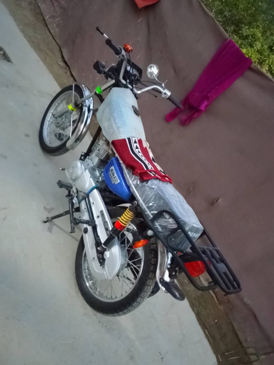 نامة شلامجة اصلي للبيع الوراق كاملة دراجة خير من الله دراجة نضيفة حلوة مكان بابل  المسيب السعر خاص


**إذا كنت صاحب هذا الإعلان وتريد حذفه لأي سبب، رجاءا أرسل رسالة إلى الدعم الفني**