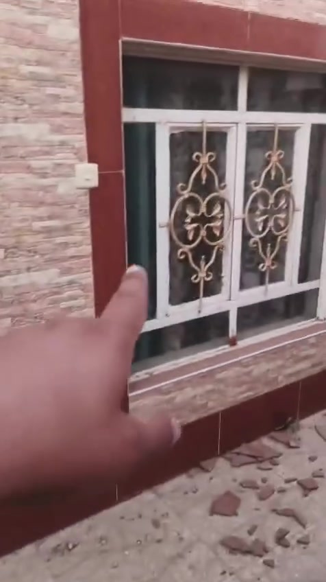 بيت للبيع ٣٢٠ متر زراعي قرار محكمه سند ٢٥ طابقين ٥ غرف نوم ومطبخ وبراني وصاله وصحيات ٢
والطابق الثاني شقتين كل شقه غرفتين نوم ومطبخ وصاله وصحيات للاستفسار الاتصال بصاحب البيت *********** العنوان ام العصافير
بيت للبيع ٣٢٠ متر زراعي قرار محكمه سند ٢٥ طابقين ٥ غرف نوم ومطبخ وبراني وصاله وصحيات ٢
