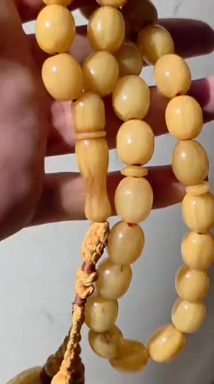 سندلوس الماني قديم نضافه تامه عطاب وزن 60 غرام المكان بصره *********** أتصال أو واتساب فقط
