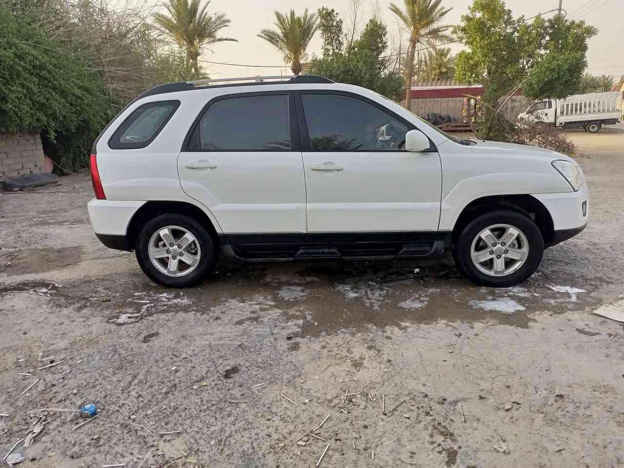 السلام عليكم للبيع  سبورتج موديل  2010خليجي  مكفولة كفاله عامه رقم   بغداد انكليزي سنويه 30مكينه وكير وحداديه تخم تاير تبريظ كله جديد  العنوان النجف   قضاء المشخاب الاستفسار ***********//***********
