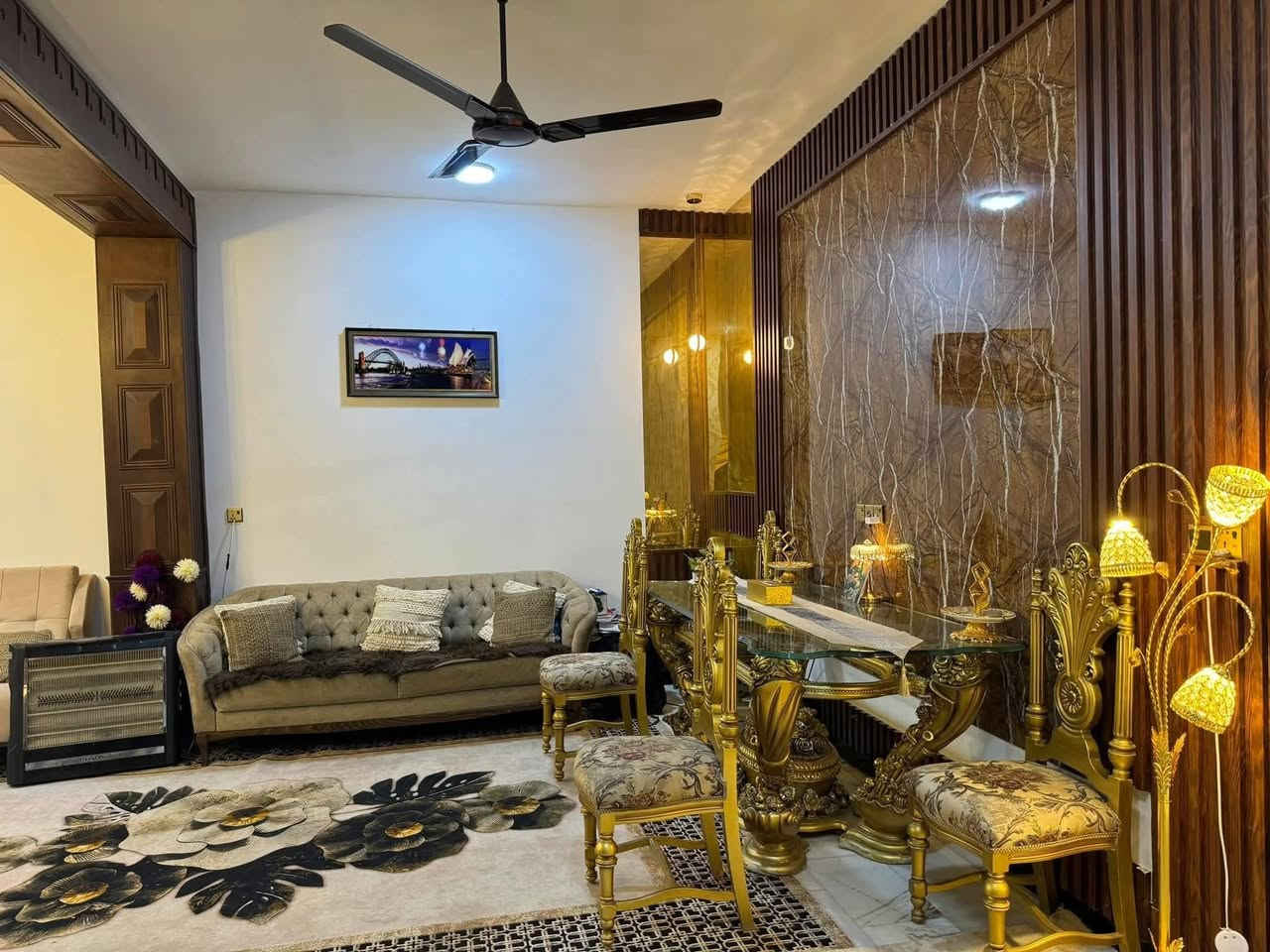 السلام عليكم 🏠 / دار للبيع مساحه ٢٠٠ م طابو زراعي سند                  واجهه ١٠ م / نزال ٢٠ م 🧱 بناء حديث درجه أولى الكاونتر مع أثاث الاستقبال مع الدار الطابق الاول / مطبخ . أستقبال . هول . غرفه . مجمع صحيات . كراج . صحيات خارجيه الطابق الثاني / ٤ غرف نوم .هولالعنوان بابل ازوير الغربي التقسيم لأول يبعد 50م عن الكورنيشتفاصيل اكثر مراجعت مكتب التصميم العقاري☎️***********/***********
