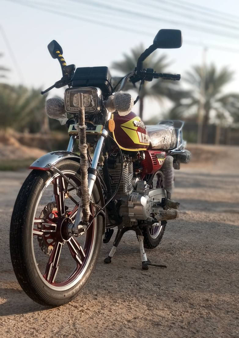 يالله السلام عليكم دراجه سولنك موديل 22 بيه اوراق نضافه فول تجي جيك بيدك محرك ما ممدوده علي اسبانه 
لسعر 650 مكاني الرمادي ابو طيبان رقم *********** بيه واتساب مو شراي للتراسل بل زحمه عليك
