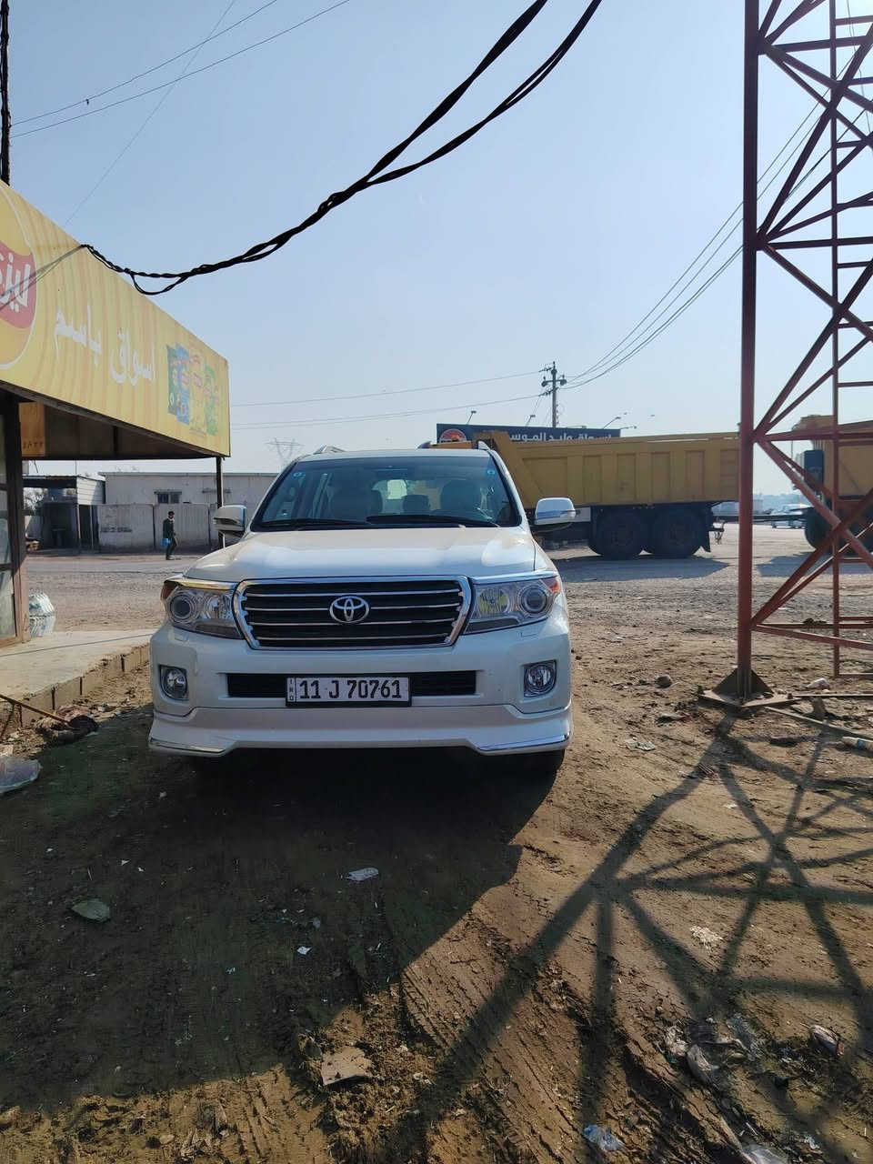 سلام عليكم لاندكروزر 2012 مكفوله من صبغ فقط ٣ تبديل بلاد يعني بدون صبغ ماشيه ٢٠٠ سعر ٢٩٠ وبيه مجال *********** مكان بغداد بسمايه
