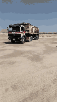 السلام عليكم البيع مكفوله كفاله عامه
عربانه 4 دناكير تخم تاير راس وعربانه سياره مربوطه 3 لواحات وكامله للاستفسار اكثر اتصال ***********
