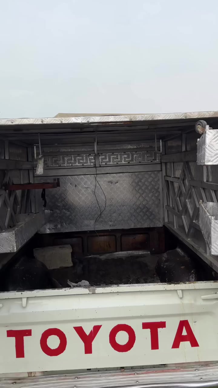 سلام عليكم صندوق لبودي بيكب تك ٤ جنكال
جاهزة من كلشي باب سركي
تكدر تخزن بي غراض شغلك مواد غذائية اي شي
حتى مطر ميأثر علي ولا يزنجر

الاساس مالتة محجر ومغلفة (بليت قلفنايز)حديد مطلي بطبقة زنك يحمي الحديد من الزنجار والتآكل

*********** هاتف
