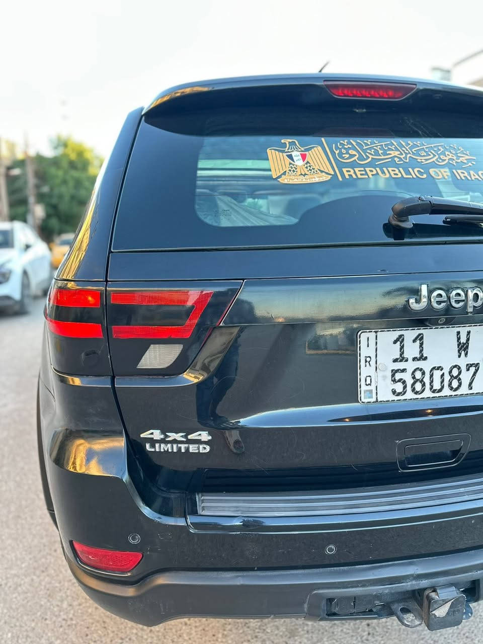 سلام وعليكم
جيب 2012 وارد امريكي 

حادث جاملغ وبنيد بدون داخل
السياره مصبوغه عااااام  ابيع مصبوغ عام واقع حال صبغ ومعجون 
رقم بغداد هزه سنويه رقم جديد تحويل مباشر وسعرهه مال النترا فورتي  
السياره فول بنوراما جلد شاشه 
 مكينه وكير كفاله العنوان بغداد / الكرخ 

السعر 128   مجال بسيط  بيع فقط  

***********
