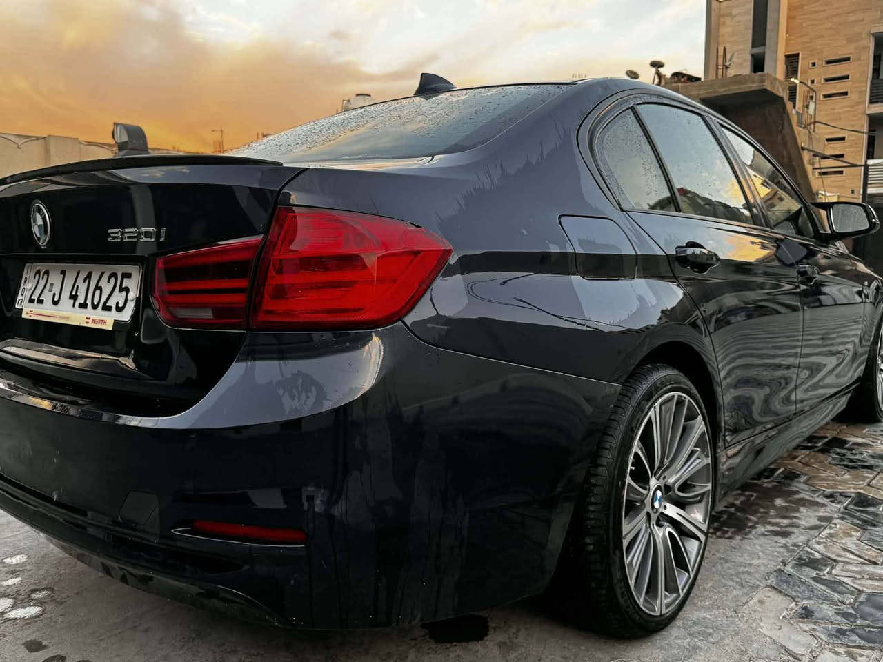 السلام عليكم .
للبيع او مراوس بسيارة عالية

‏BMW 2016 320i Twin Power Turbo 
السيارة بأسـمي سنوية جديدة و رقم و هزة وبراد كلة جديد فقط تحويل ..
ماشـية ( 200.000) قابلة للزيادة .. اللون نيلـي مميز جدآ
الضـرر بونيـد و چاملغ جهة السائق بدون دواخل .. ايرباك ستيرن راجع سيستم و جاهز و كامل ..
المواصفات :
1- بصمـة تشغيل 
2- تحكـم ستيرن جهتين
3- فتحة سقف طگتين
4- مثبت سرعة
5- ثلاث وضعيات للقيادة
6- تبريد قطعتين ثلـج
7- داخل لونين و صاج
8- نظام ترحيب
9- كشنات جلـد
10- تدفئة كشنـات
11- داخـل لونين + صـاج 
12- مـاوس تحكـم بأنظمة السيـارة
و بعـد هواي من مواصفات الـ BMW المعروفـة
السـيارة بدون اي نقص و بدون اي مصرف تايرات جديدة جدآ و باتري جديد و دهن المحرك جديد .. وبوليش و حمام جديد يعني بدون اي مصرف ..
مكان السيارة : بغداد
رقم الهاتف : *********** أربيل, العراق
