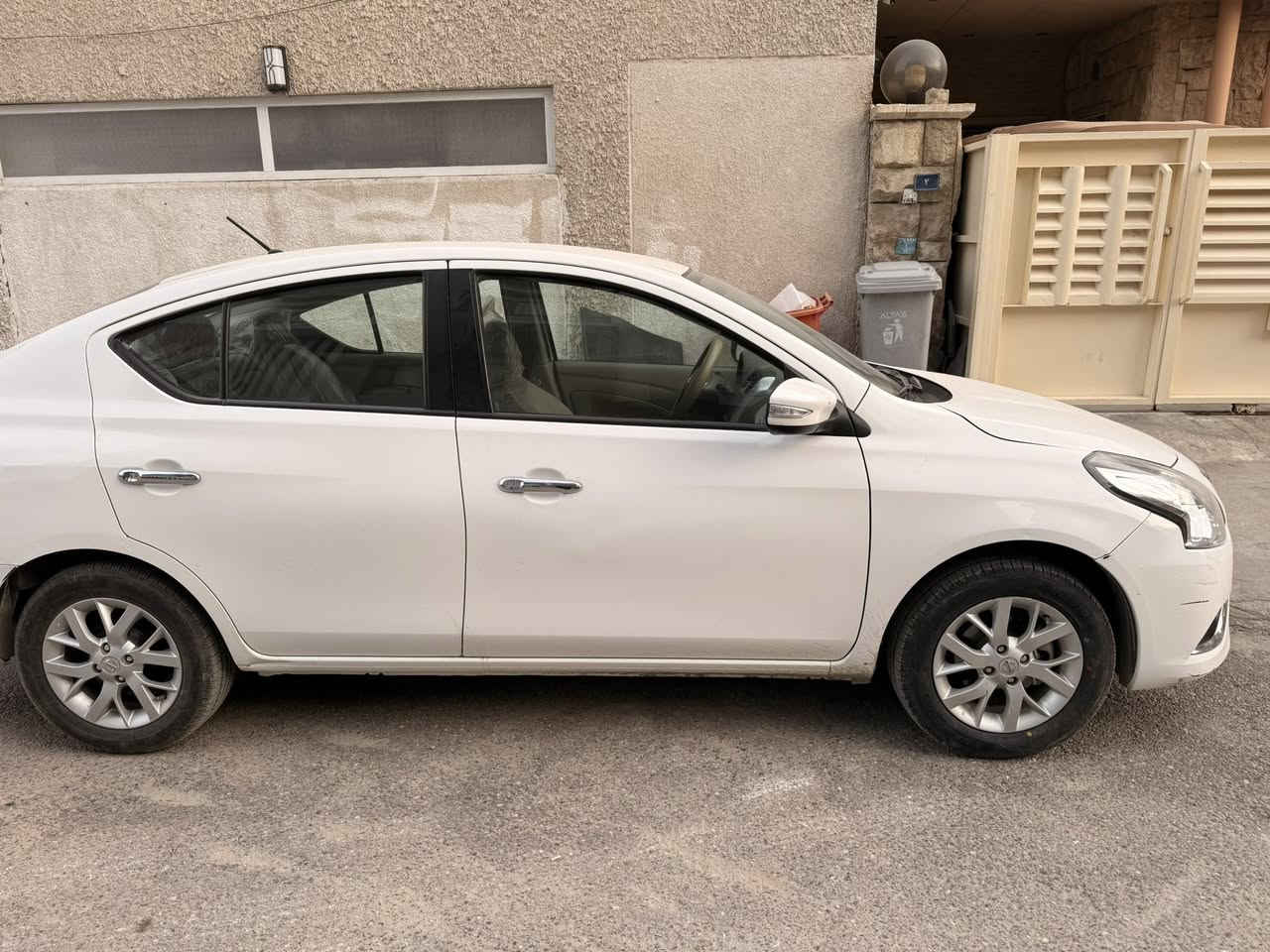 السلام عليكم نيسان سني هندي موديل 24 
ماشية 60الف
رقم اربيل
الجاملغ الامامي مال سايق مبدل 
الجاملغ الخلفي مصلح بارد من جه الراكب
للاستفسار ***********
