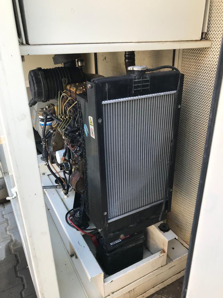 السلام عليكم مولده بيركنز 4سلندر جديده كلش ممشتغله هواي تقريباً ٢٠٠ ساعه السعر ٣٨ ورقه وبيها مجال 
للاستفسار ***********
