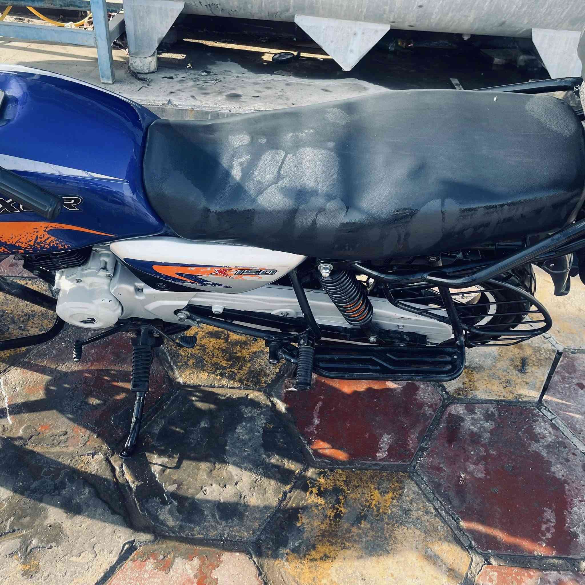 السلام عليكم بوكسر للبيع موديل 22دراجه نضيفه كلش مامتعوبه جبلي سعر اوراق اصوليه كامله ***********سعر مليون وربع
