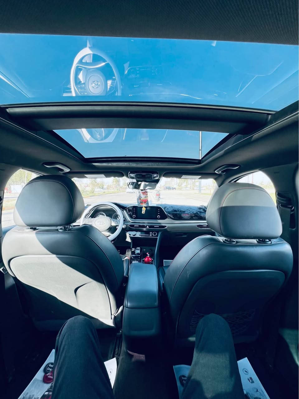 ‏سلام عليكم سوناتا 2021 لون أبيض صدفي سيارة حلوة وجديدة رقم بغداد معوقين السنة الجاية أصير حرة عندي وكالة عامة يعني أنا احول لك مكان السيارة بصره معقل سيارة فول مواصفات سوناتا موجود بل منشور الضربة بس باب ضربة أمريكا موجودة صور داخل منشور السيارة فوق مواصفات السعر 165 رقم الهاتف *********** ￼ البصرة, العراق
