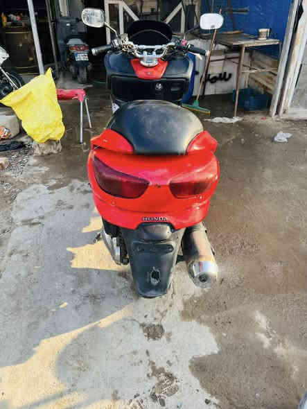 سلام عليكم فورزه صفر 8 كير ملغي دراجه ناعمه وحلوه مكينه خير من الله كهربائيات شغاله عوزه بس جاملغ امامي 550 وبيه مجال لشراي ***********
