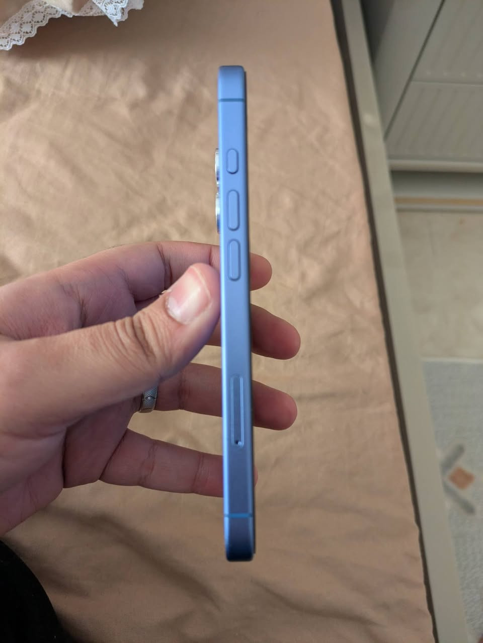 ايفون 16 العادي دبل سيم كارات للبيع او مراوس بايباد
ذاكرة 128
بطارية 92 
نظيف لا مفتوح ولا مصلح
للبيع او مراوس ب ايباد


**إذا كنت صاحب هذا الإعلان وتريد حذفه لأي سبب، رجاءا أرسل رسالة إلى الدعم الفني**