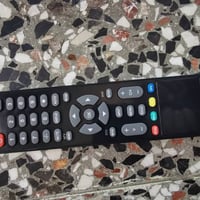 اخواني عندي شاشه لبيع نوع جنرال حجم 42 اسمارت انترنت بي يوتيوب وسينمان...