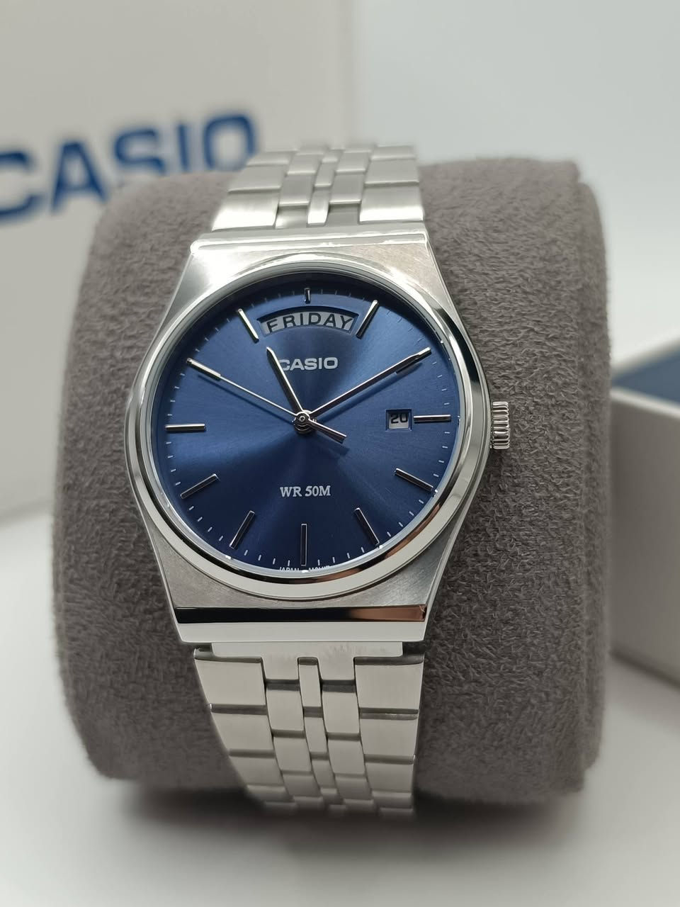 خصم كبير على اصدارات CASIO الاصلية
للحجز يرجى مراسلة الصفحة مباشرة 

او عبر الواتساب على الرقم ***********
