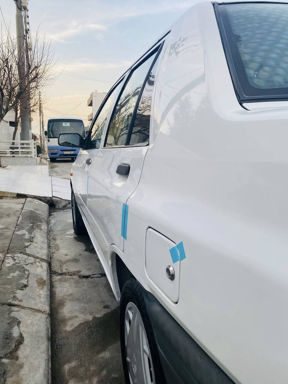 سايپا موديل 2017
سه نه و تا 2031تازه يه وبه ناوى خومه وه يه 
ده عمو ليدراوى نييه 
2په له بوياخى بجوكى هه يه
هه مو گيانى به شه رت
سه ياره كه زور پاكه و يه ك دينار مه سره فى نييه
***********
