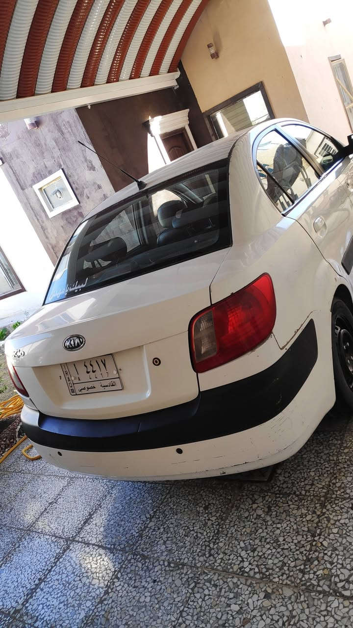 للبيع كيا ريو موديل 2006 خليجي بإسمي 
مكينة وگير شرط 
گشر غير مكفول 
للبيع السعر 65 وبيه مجال بسيط 
باقي التفاصيل تواصل على الرقم ***********
