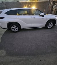 هايلاندر ٢٠٢٥ ماشيه ١٢ الف وكالة عبد الطيف جميل  مكفوله كلش جديده ٠٧٧٣...