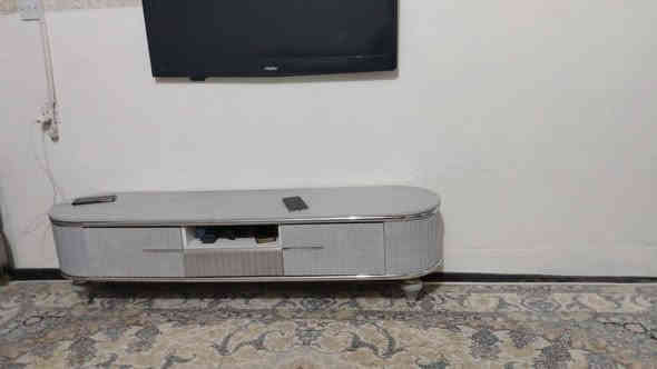 ميز تلفزون ابيض ورصاص واسود لبيع واحد ٣٥ قفل عرض خاص يومين فقط٠٠ ***********وتساب اربيل وتوصيل كل محافظات
