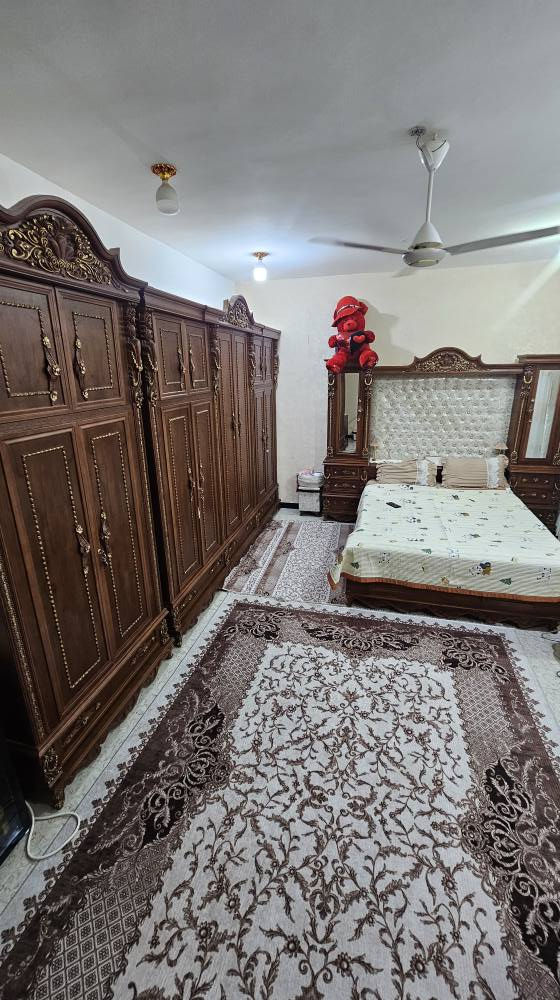 غرفة 6 ابواب طابقين ملحق

داخل وخارج صاج طبيعي

الوجه صاج طبيعي 5 ملم

الداخل صاج طبيعي 4 ملم

القواعد دبل قاعدة بلوك صاج وحبس وجهين

الظهر چرچوبة دفن داخلية شد براغي 

كل الغرفة لوكنز ارجل زان مرتفعة عن الأرض

كل الغرفة دنگ زان 8.5سم

كل الغرفة المسكات خشب زان

كل الغرفة لف الأبواب والمجرات زان 4.5سم

تاج الكنتور وزاوية الملابس زان ثقيل

تاج الچرباية من افخم موديلاز الزان بأرتفاع224سم وعرض 180سم

الدوشمة خياطة يدوية 

الشازلون عمل يدوي خشب معاكس صاج وخشب زان وخياطة يدوية 

ارضية الغرفة كلها مجرات كنتور وملحقات

داخل وخارج الغرفة مصبوغ

نوع الصبغ كليرمات مطفي (چكليتي وتطعيم رسم ذهبي)

زاوية الملابس طابقين ملحق بأرتفاع الكنتور

ارتفاع الكنتور 270سم

عرض الكنتور 348سم

عرض زاوية الملابس 128سم
 السعر 3.500.000

*********** عمارة, ميسان
