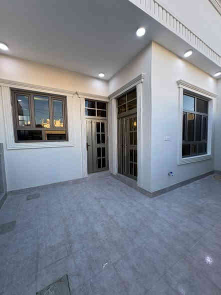 السلام عليكم مشتمل ١٥٠ متر للبيع  دور الزراعه الثالثه قرب فرن الصمون سعر ٩٥ وبيه مجال ***********
