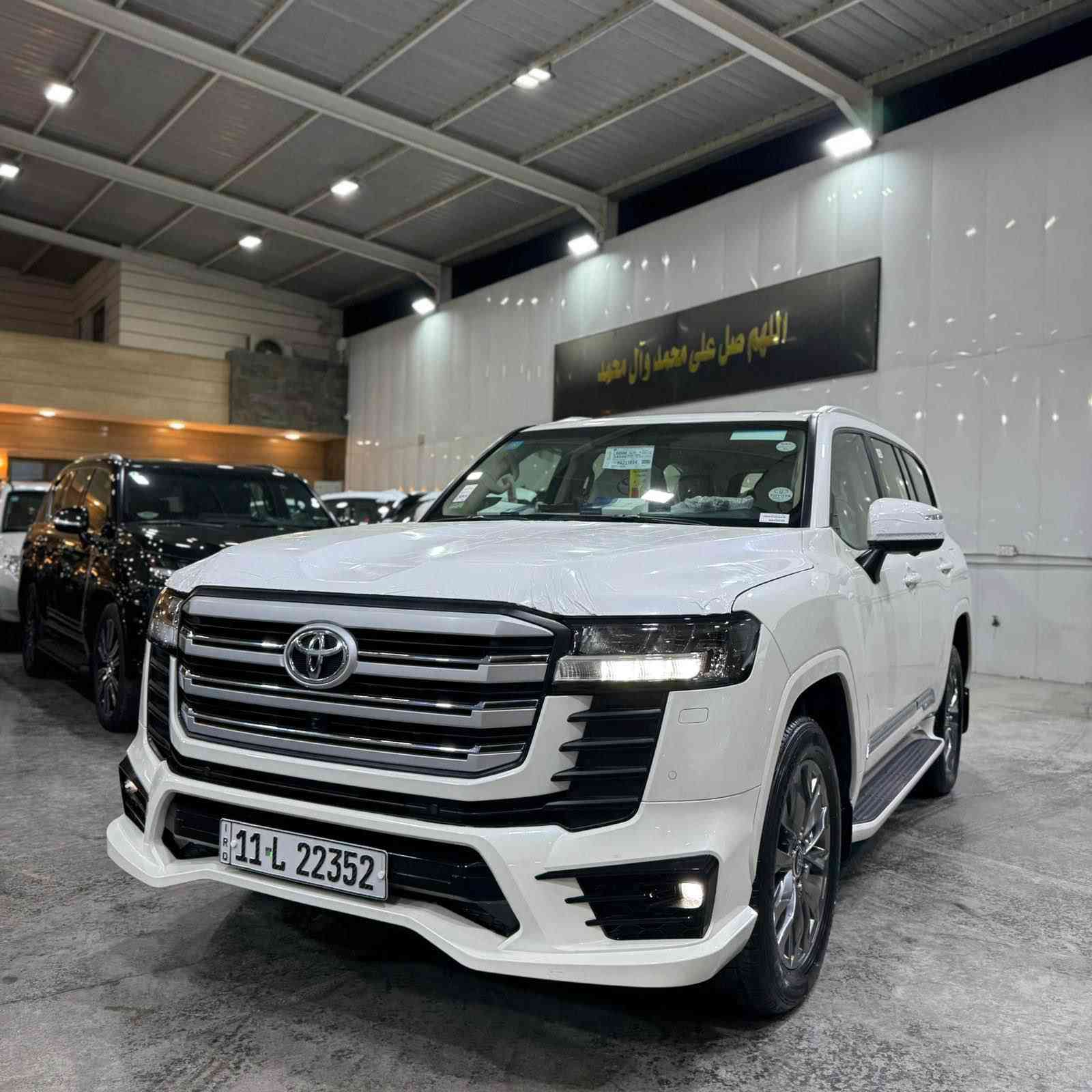 السلام عليكم لاندكروز موديل ٢٠٢٤ لمتد بريم اصل ٤ كامرات
ماشيه ٢٩٨٠٠ بحالة الوكالة مكفوله من كل شي 
السعر ٧٠٥٠٠$
*********** بغداد, العراق
